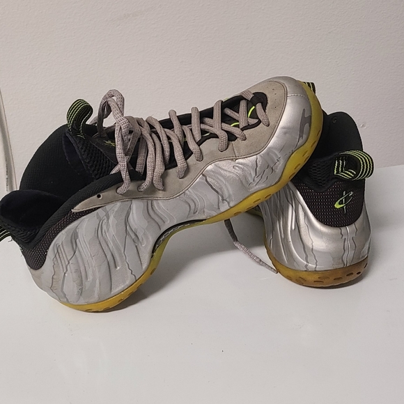 Nike Air Foamposite OneSilver Volt Camo - Picture 1 of 3